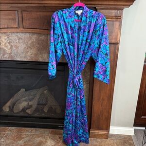 Vintage Jo Intimates vibrant purple and blue floral long robe size Medium
